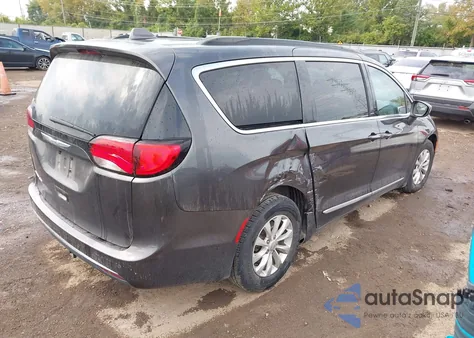 2017 Chrysler Pacifica Touring-L z USA, uszkodzony, nr VIN 2C4RC1BG0HR753012